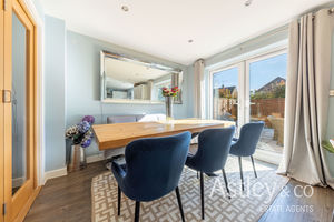 dining- click for photo gallery